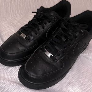All black Like New Air Force Ones